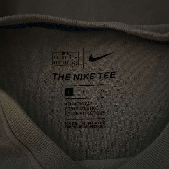 Nike Men's Light Gray Cubs Short Sleeve Tee - Picture 3 of 3